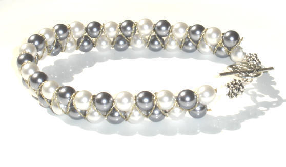 Fifiany & Co. Grey and White Pearl Pet Collar for Cats and Dogs 