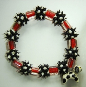 Fifiany & Co. Trendy Black and Red Pet Collar for Cats and Dogs